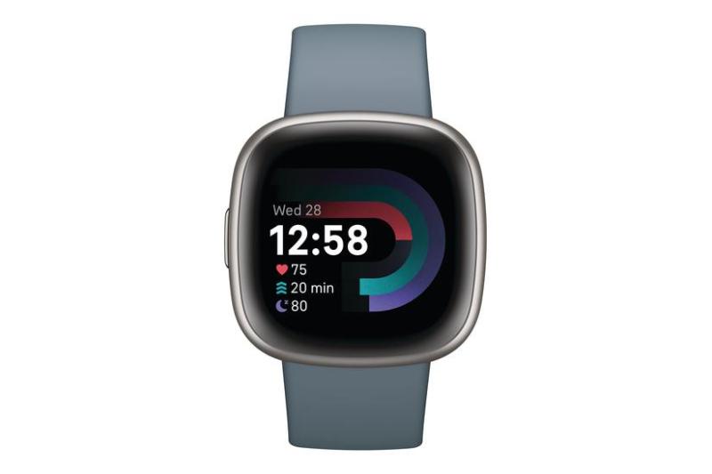 Fitbit Versa 4 Platin Smartwatch i Vandfaldsblå